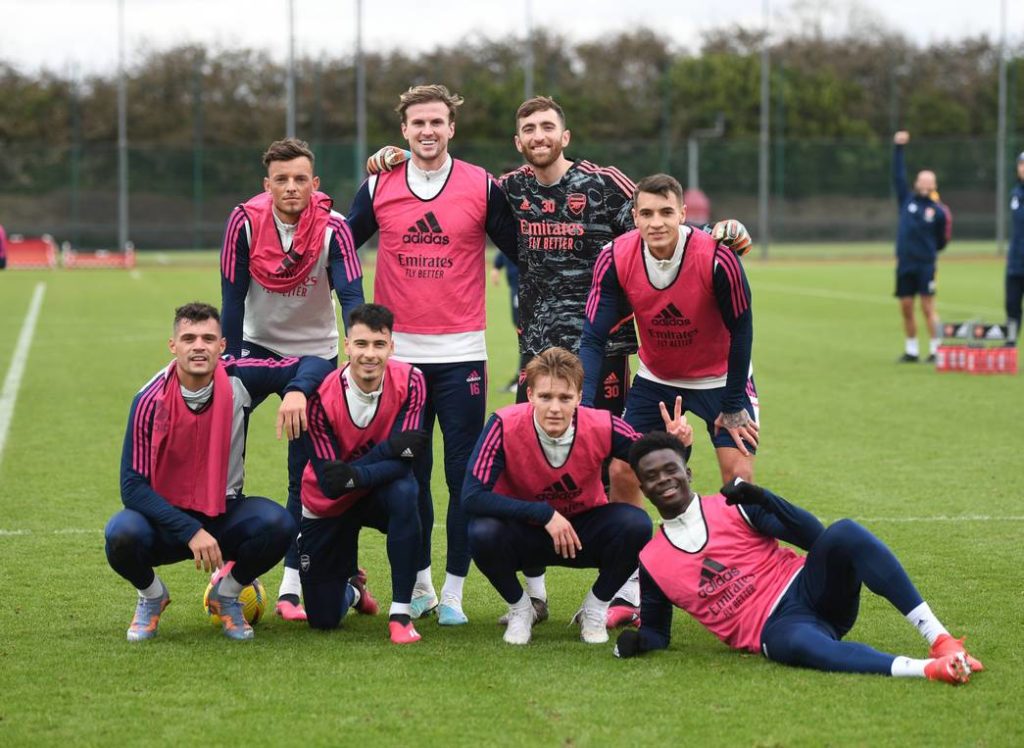 Arsenal's winning team in training including Jakub Kiwior (top-right) (Photo via Arsenal.com)