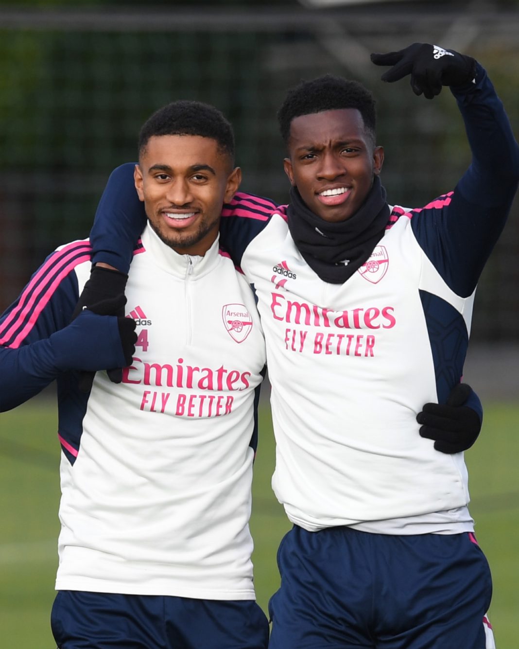 Reiss Nelson back in training with Arsenal alongside Eddie Nketiah (Photo via Arsenal on Twitter)