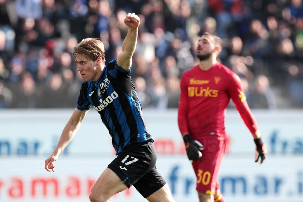 BERGAMO, ITALY: Rasmus Hojlund of Atalanta BC celebrates after scoring their side's first goal during the Serie A match between Atalanta BC and US Lecce at Gewiss Stadium on February 19, 2023. (Photo by Emilio Andreoli/Getty Images)