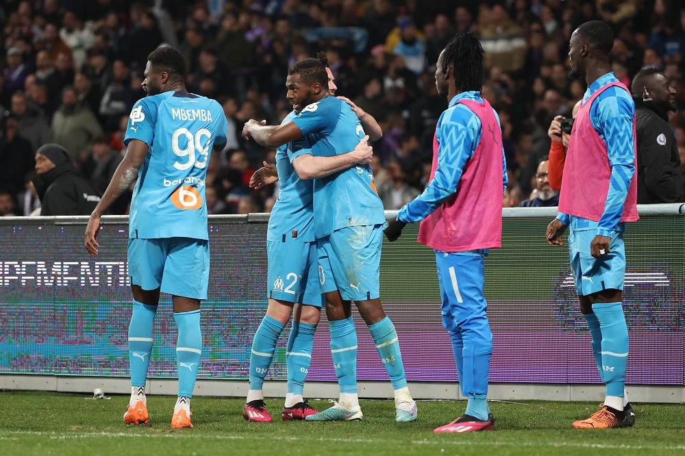Marseille's Portuguese defender Nuno Tavares (C) celebrates scoring his team's third goal during the French L1 football match between Toulouse FC and Olympique Marseille (OM) at The TFC Stadium in Toulouse, southwestern France, on February 19, 2023. (Photo by CHARLY TRIBALLEAU/AFP via Getty Images)