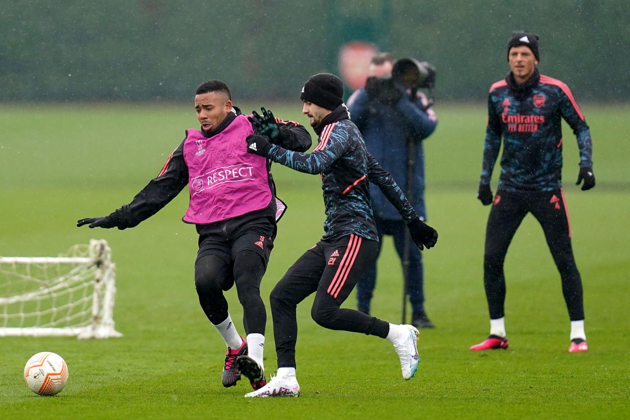Gabriel Jesus in training with Arsenal (Photo via karthikadhaigal on Twitter)