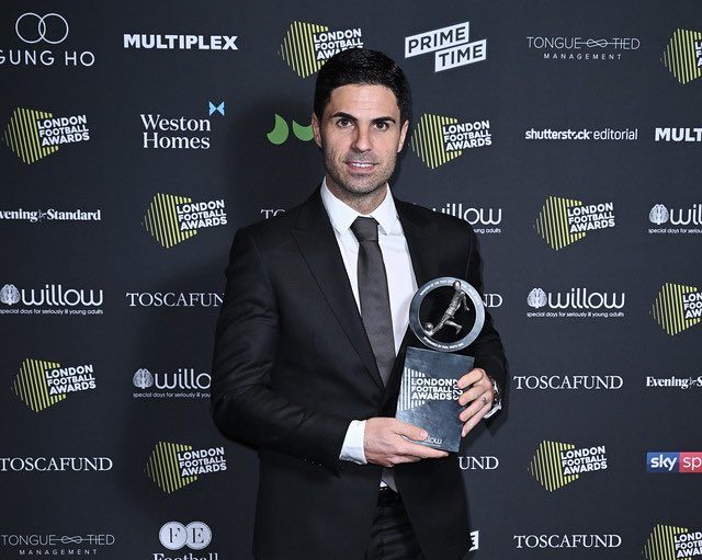 Mikel Arteta with the Manager of the Year award at the London Football Awards for 2023 (Photo via TheLFAOfficial)