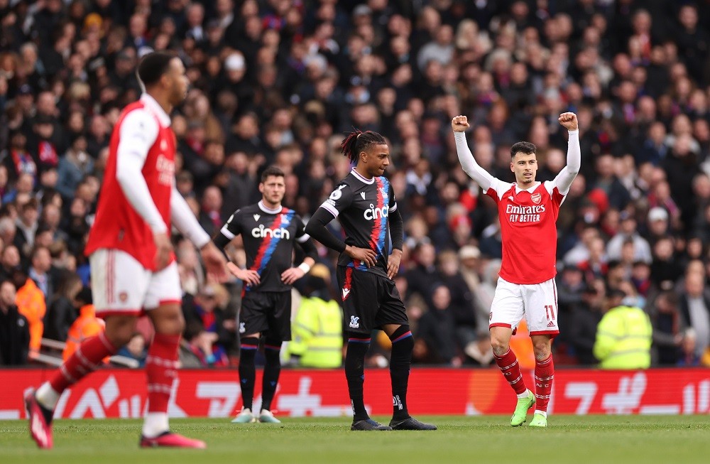 LONDON, ENGLAND: Gabriel Martinelli of Arsenal celebrates after scoring the team's first goal during the Premier League match between Arsenal FC and Crystal Palace at Emirates Stadium on March 19, 2023. (Photo by Ryan Pierse/Getty Images)