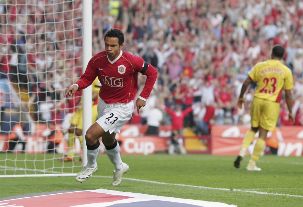 BIRMINGHAM, UNITED KINGDOM: Kieran Richardson of Manchester United celebrates scoring the fourth goal during the FA Cup Semi-Final sponsored by E.ON between Watford and Manchester United at Villa Park on April 14, 2007. (Photo by Richard Heathcote/Getty Images)