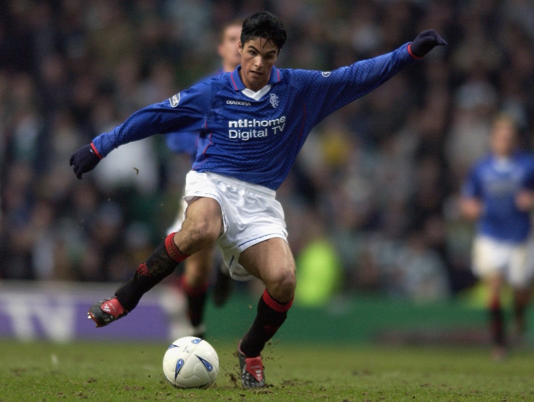 GLASGOW - MARCH 8: Mikel Arteta of Rangers runs with the ball during the Scottish Premier League match between Glasgow Celtic and Glasgow Rangers held on March 8, 2003 at Celtic Park, in Glasgow, Scotland. Celtic won the match 1-0. (Photo by Jamie McDonald/Getty Images)