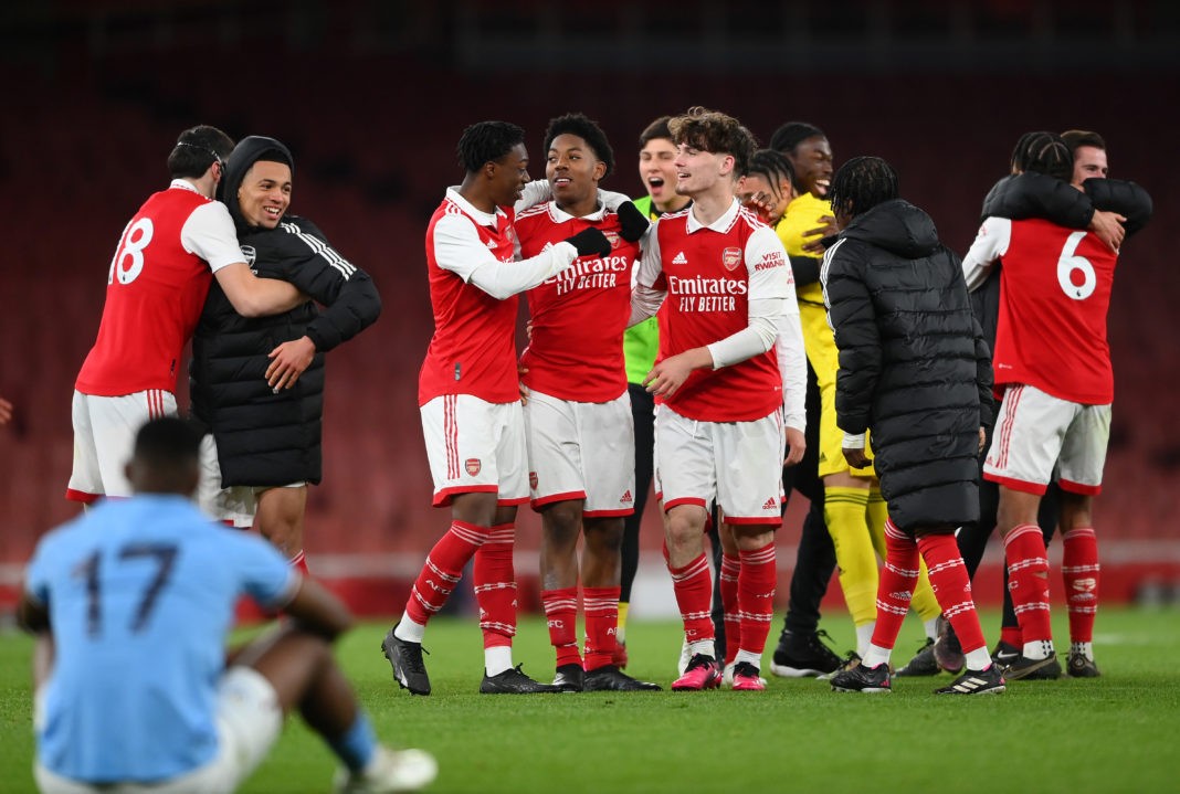 LONDON, ENGLAND - APRIL 04: Arsenal celebrate victory after the FA Youth Cup Semi-Final match between Arsenal U18 and Manchester City U18 at Emirates Stadium on April 04, 2023 in London, England. (Photo by Alex Davidson/Getty Images)