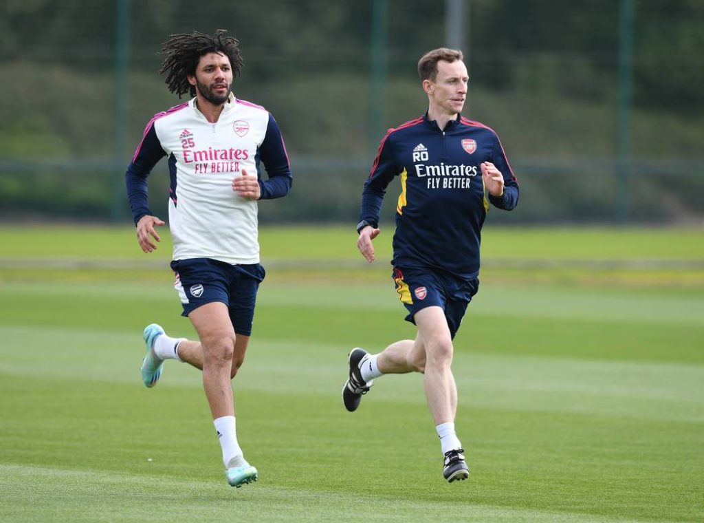 Mohamed Elneny runs on the London Colney training pitches (Photo via Arsenal.com)