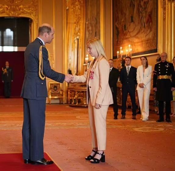 Beth Mead receives her MBE from the Prince of Wales