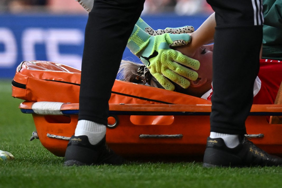 Arsenal's Austria defender Laura Wienroither is evacuated on a stretcher during the UEFA Women's Champions League semi-final second-leg match between Arsenal and Wolfsburg at the Arsenal Stadium, in London, on May 1, 2023. (Photo by Ben Stansall / AFP) (Photo by BEN STANSALL/AFP via Getty Images)