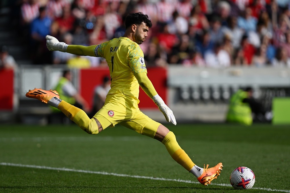 BRENTFORD, ENGLAND: David Raya of Brentford in action during the Premier League match between Brentford FC and Manchester City at Gtech Community Stadium on May 28, 2023. (Photo by Mike Hewitt/Getty Images)