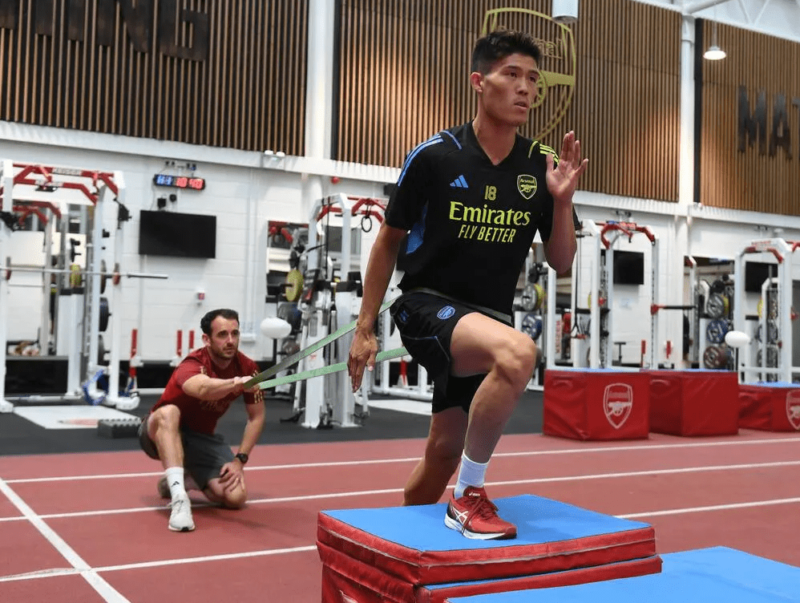 Takehiro Tomiyasu returns to training (via Arsenal.com)