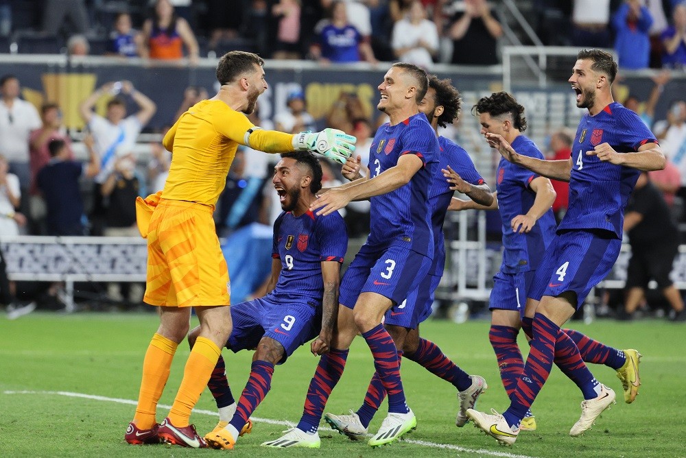CINCINNATI, OHIO: Matt Turner #1 of the United States celebrates with teammates after defeating Canada in a penalty shootout in the Quarterfinal match in the 2023 Concacaf Gold Cup at TQL Stadium on July 09, 2023. (Photo by Andy Lyons/Getty Images)