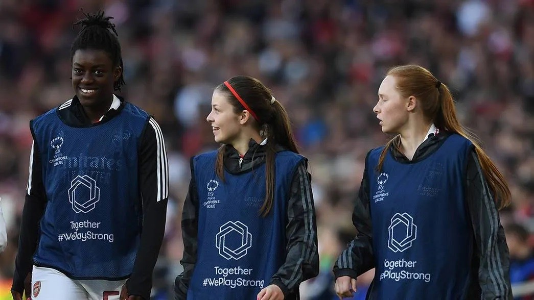 Arsenal youth trio Michelle Agyemang, Laila Harbert, and Katie Reid (Photo via Arsenal.com)