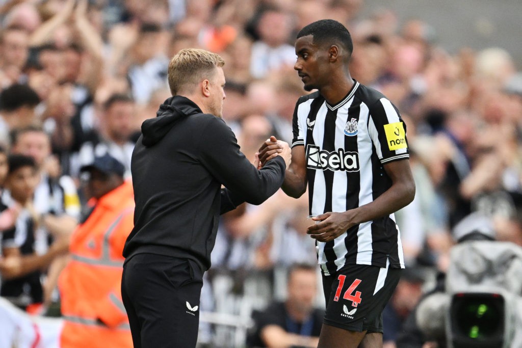 NEWCASTLE UPON TYNE, ENGLAND - AUGUST 12: Alexander Isak of Newcastle United is embraced by manager Eddie Howe following his substitution during the Premier League match between Newcastle United and Aston Villa at St. James Park on August 12, 2023 in Newcastle upon Tyne, England. (Photo by Stu Forster/Getty Images)