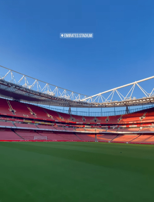 David Raya's agent's son shares a picture at the Emirates Stadium