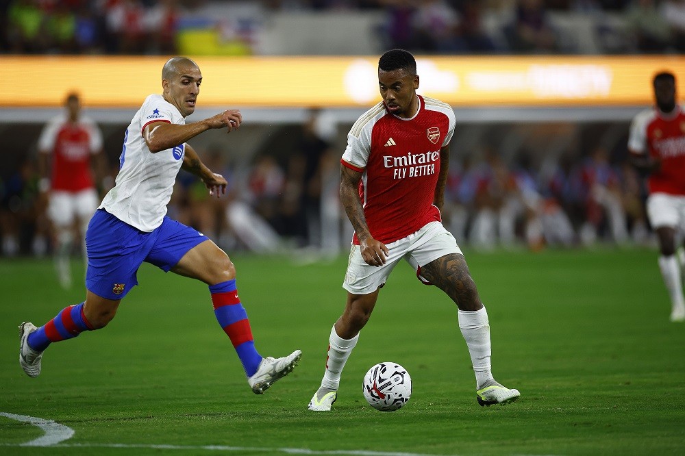 INGLEWOOD, CALIFORNIA: Gabriel Jesus #9 of Arsenal controls the ball against Oriol Romeu #18 of Barcelona in the first half of a pre-season friendly match at SoFi Stadium on July 26, 2023. (Photo by Ronald Martinez/Getty Images)