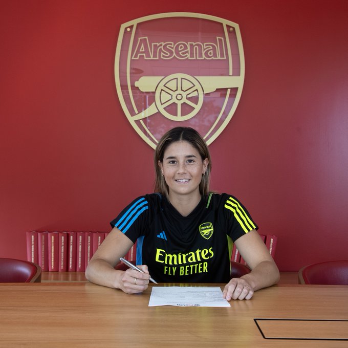 Kyra Cooney-Cross after signing for Arsenal (Photo via Arsenal.com)