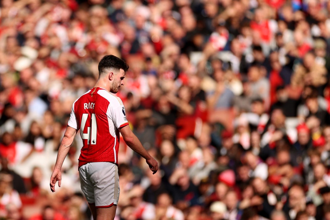 LONDON, ENGLAND - SEPTEMBER 24: Declan Rice of Arsenal looks on during the Premier League match between Arsenal FC and Tottenham Hotspur at Emirates Stadium on September 24, 2023 in London, England. (Photo by Ryan Pierse/Getty Images)