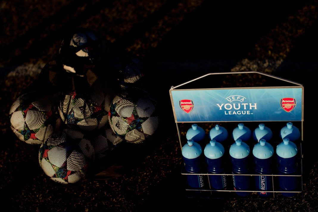 MAJADAHONDA, SPAIN - JANUARY 27: A basket of isotonic drinks an another of balls are left on the pitch before the UEFA Youth League match between Atletico de Madrid and Arsenal at Atletico de Madrid Sport City on January 27, 2015 in Majadahonda, Spain. (Photo by Gonzalo Arroyo Moreno/Getty Images)
