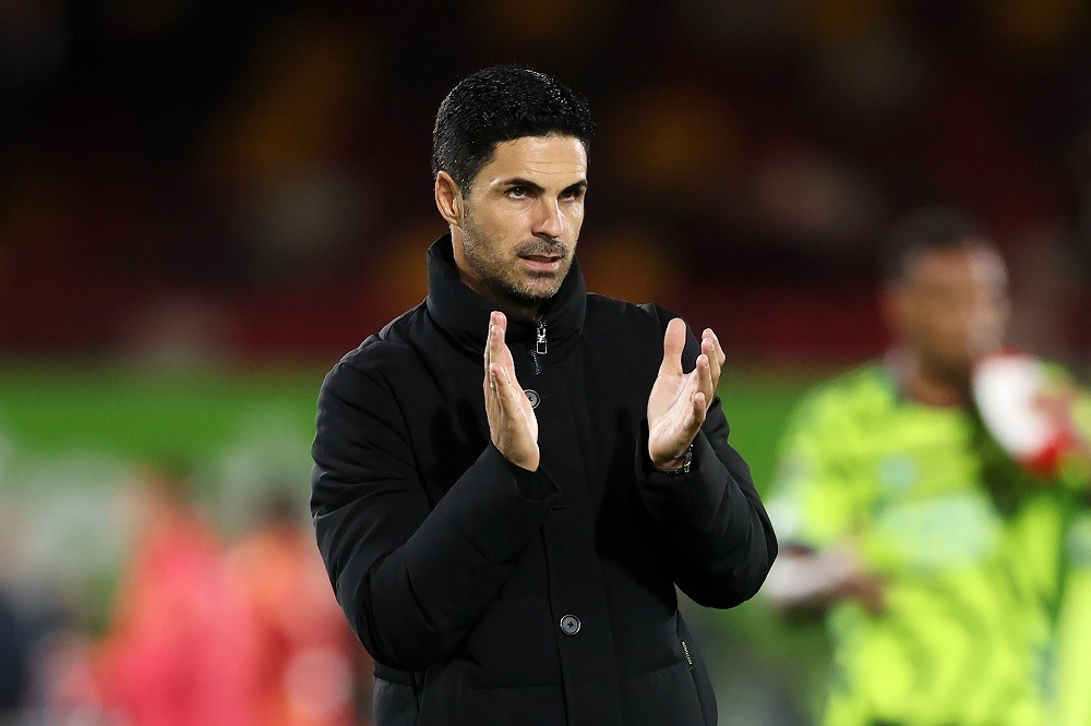 BRENTFORD, ENGLAND: Mikel Arteta, Manager of Arsenal, applauds fans following the Carabao Cup Third Round match between Brentford and Arsenal at Gtech Community Stadium on September 27, 2023. (Photo by Julian Finney/Getty Images)