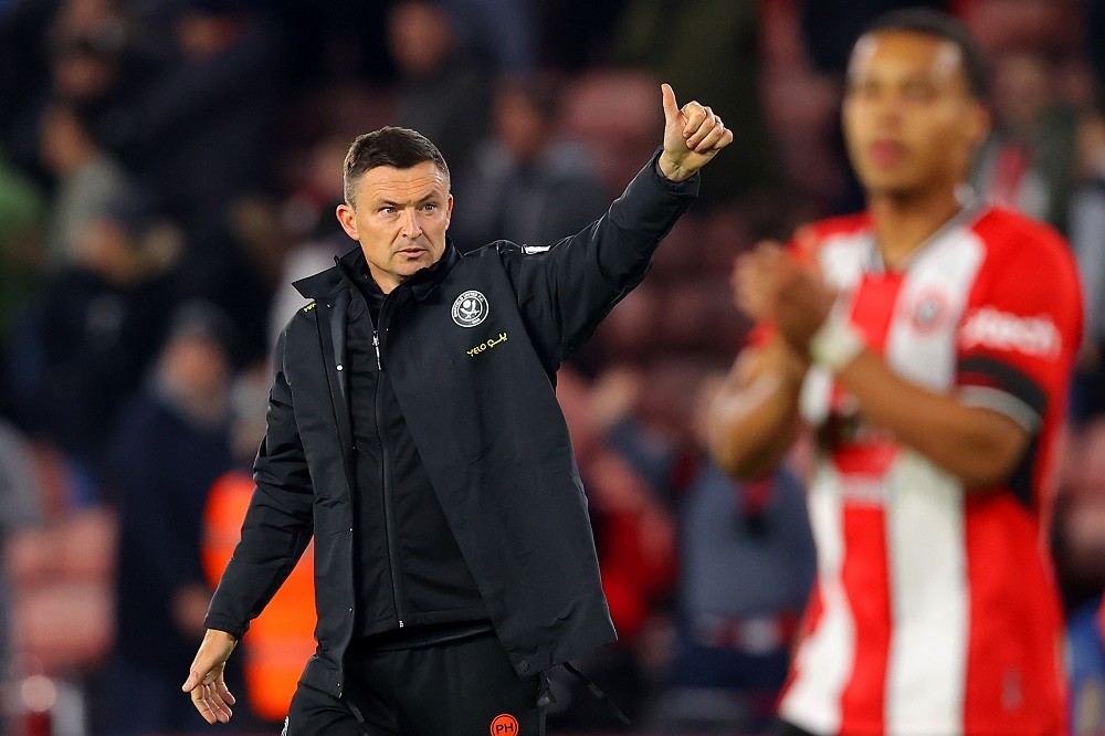 SHEFFIELD, ENGLAND:  Paul Heckingbottom, Manager of Sheffield United, acknowledges the fans after the team's defeat in the Premier League match between Sheffield United and Manchester United at Bramall Lane on October 21, 2023. (Photo by James Gill/Getty Images)