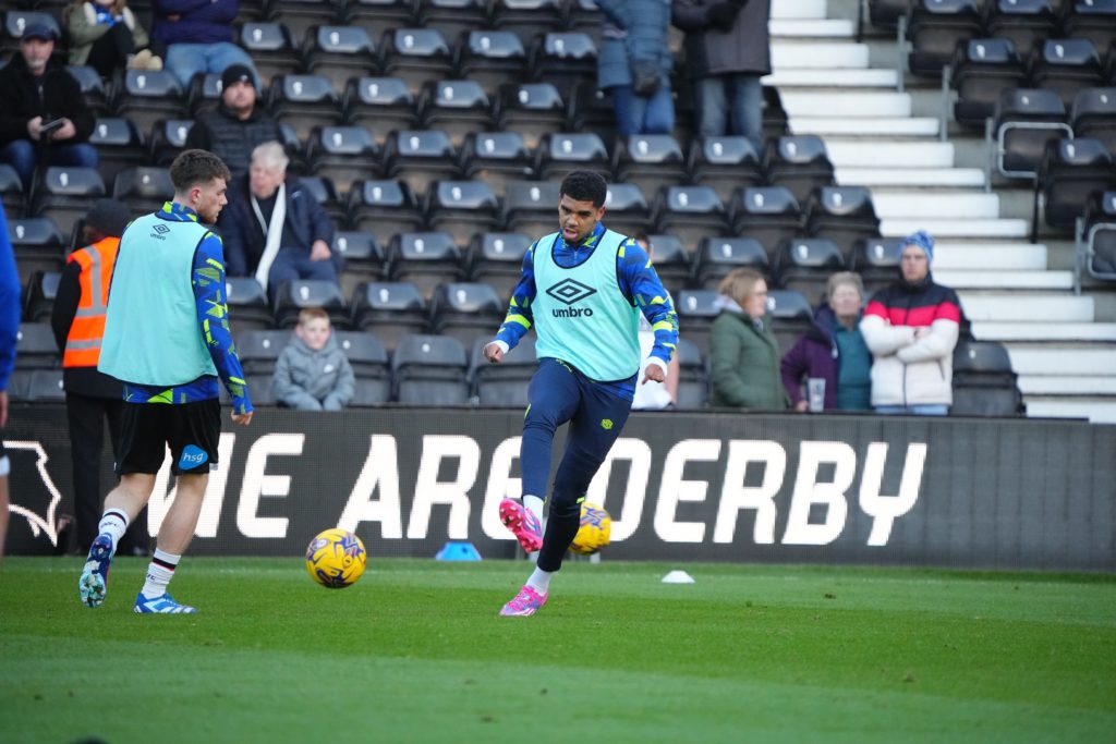 Tyreece John-Jules during the warm-up for Derby County (Photo via Derby County on Twitter)