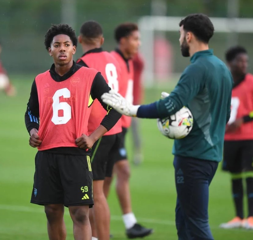 Myles Lewis-Skelly in training with the Arsenal first team (Photo via Arsenal.com)