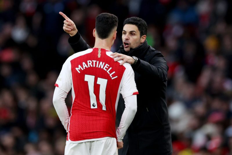 LONDON, ENGLAND - DECEMBER 17: Mikel Arteta speaks to Gabriel Martinelli of Arsenal during the Premier League match between Arsenal FC and Brighton & Hove Albion at Emirates Stadium on December 17, 2023 in London, England. (Photo by Richard Heathcote/Getty Images)