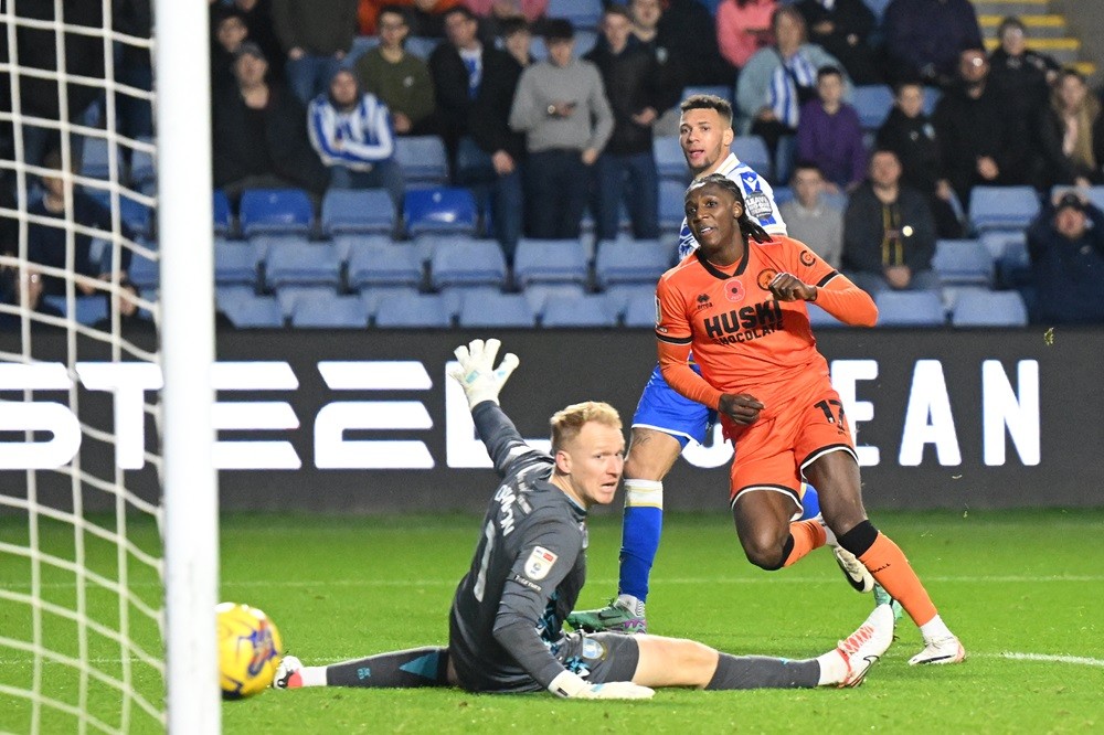 SHEFFIELD, ENGLAND: Brooke Norton-Cuffy of Millwall scores to make it 0-4 during the Sky Bet Championship match between Sheffield Wednesday and Millwall at Hillsborough on November 11, 2023. (Photo by Ben Roberts Photo/Getty Images)