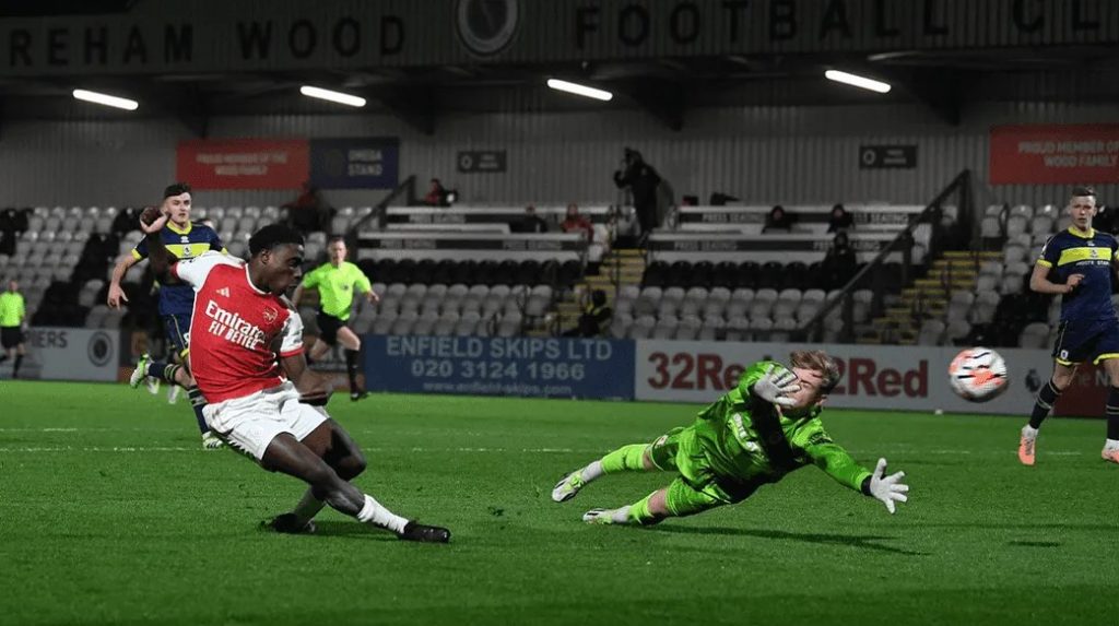 Ismeal Kabia scores for the Arsenal u21s against Middlesbrough (Photo via Arsenal.com)