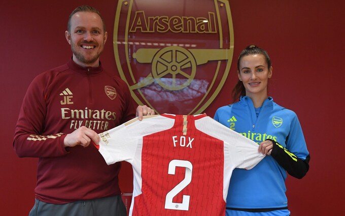 Emily Fox after signing for Arsenal (Photo via Arsenal.com)