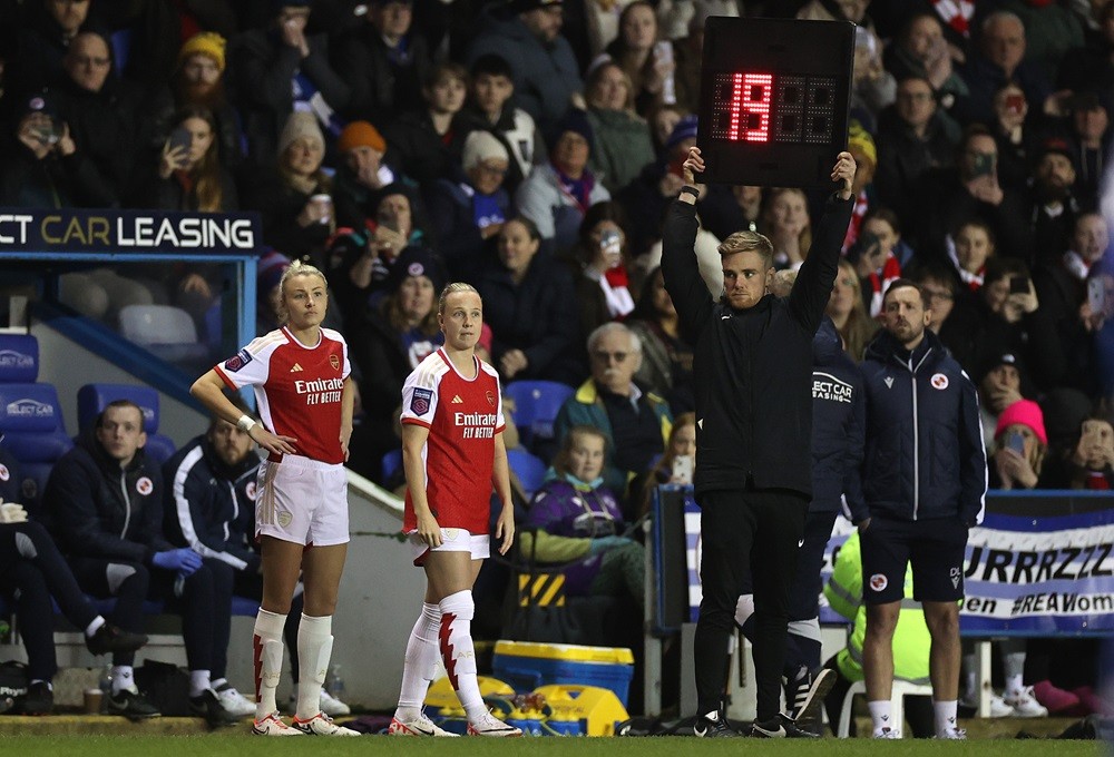 READING, ENGLAND: Beth Mead of Arsenal and Leah Williamson of Arsenal prepare to come onto the pitch at substitutes during the FA Women's Continental Tyres League Cup match between Reading and Arsenal at Select Car Leasing Stadium on January 24, 2024. (Photo by Ryan Pierse/Getty Images)