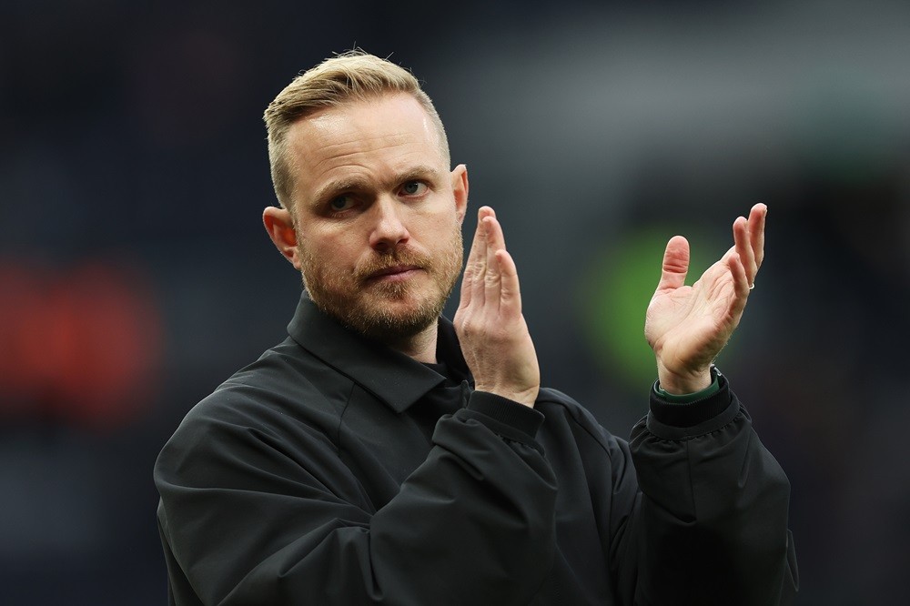 LONDON, ENGLAND: Jonas Eidevall, Manager of Arsenal, applauds the fans on December 16, 2023. (Photo by Eddie Keogh/Getty Images)