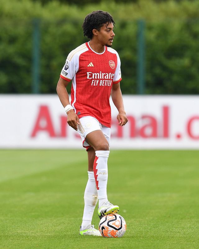 Miguel Azeez playing for Arsenal in pre-season (Photo via Azeez on Instagram)