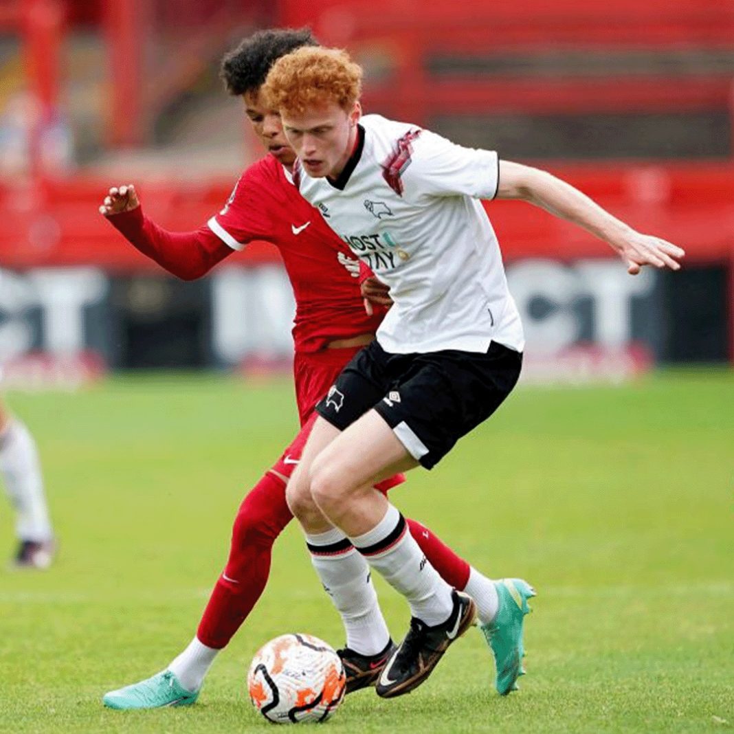 Henry Jeffcott playing for the Derby County u21s (Photo via Derby County on Twitter)
