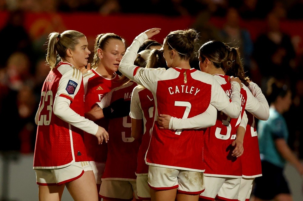 DARTFORD, ENGLAND: Alessia Russo of Arsenal celebrates scoring her team's fourth goal with teammates during the FA Women's Continental Tyres League Cup Quarter Final match between London City Lionesses and Arsenal at Princes Park on February 14, 2024. (Photo by Richard Pelham/Getty Images)