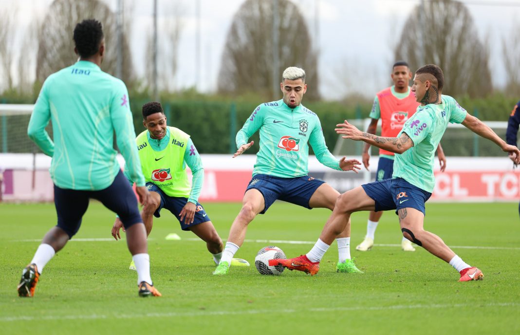 Brazil players training at Arsenal's London Colney (Photo via the Brazil national team on Twitter)