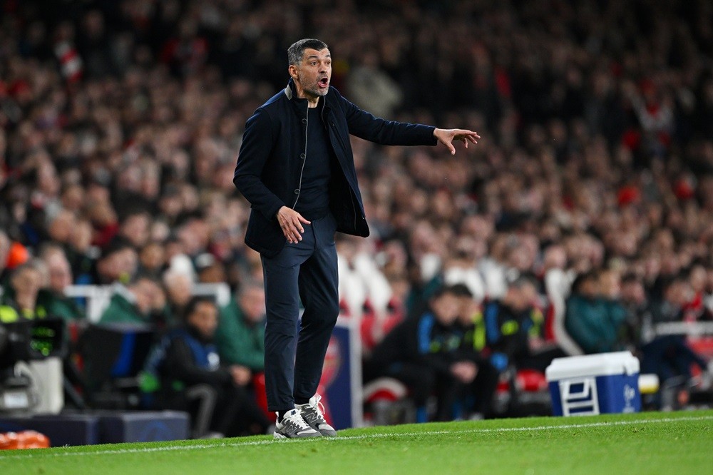LONDON, ENGLAND: Sergio Conceicao, Head Coach of FC Porto, reacts during the UEFA Champions League 2023/24 round of 16 second leg match between Arsenal FC and FC Porto at Emirates Stadium on March 12, 2024. (Photo by Shaun Botterill/Getty Images)