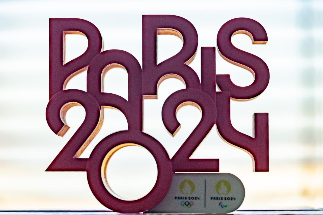 PARIS, FRANCE - NOVEMBER 10: A close-up at the PARIS 2024 logo for the Paris 2024 Summer Olympic and Paralympic Games on November 10, 2022 in Paris, France. (Photo by Marc Piasecki/Getty Images)