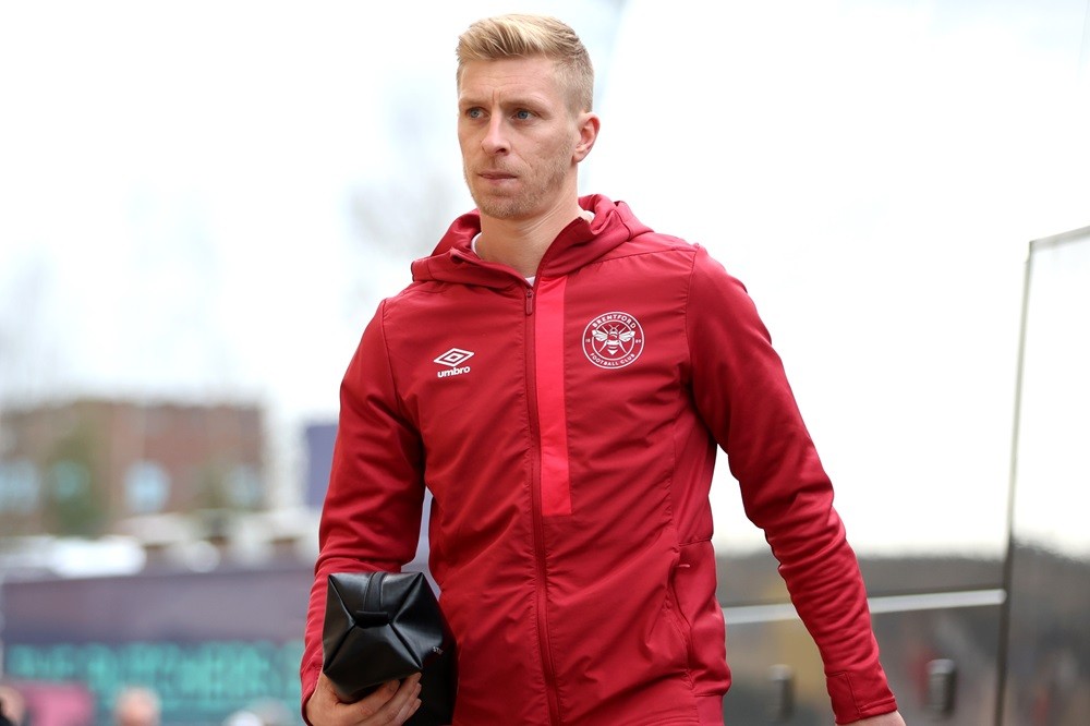 WOLVERHAMPTON, ENGLAND: Ben Mee of Brentford arrives at the stadium prior to the Premier League match between Wolverhampton Wanderers and Brentford FC at Molineux on February 10, 2024. (Photo by Nathan Stirk/Getty Images)