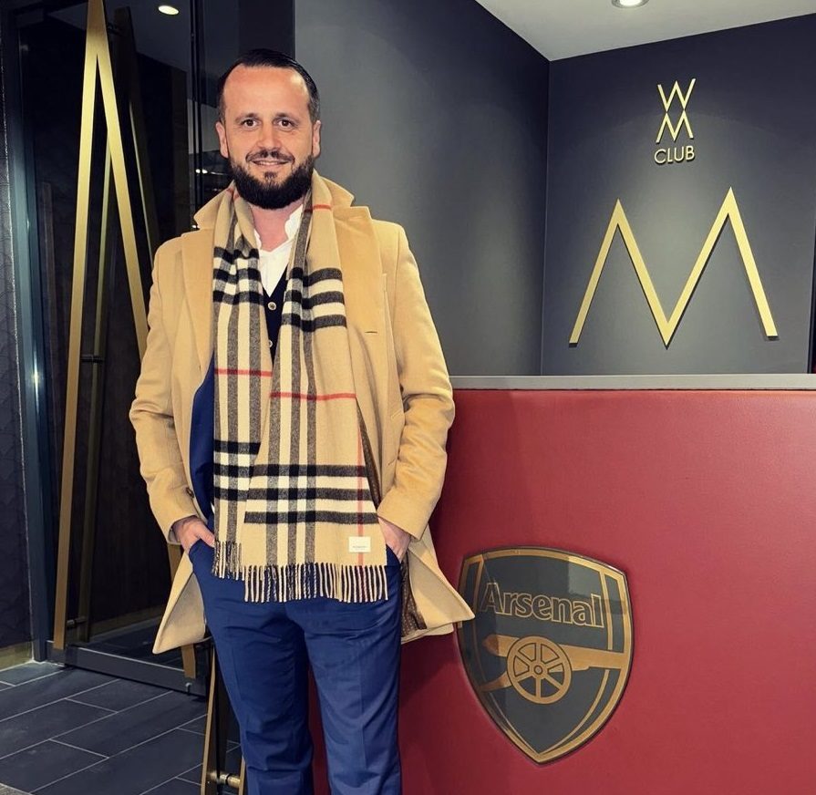 Benjamin Sesko's agent attends Arsenal's match against Chelsea (Photo via Basanovic on Instagram)