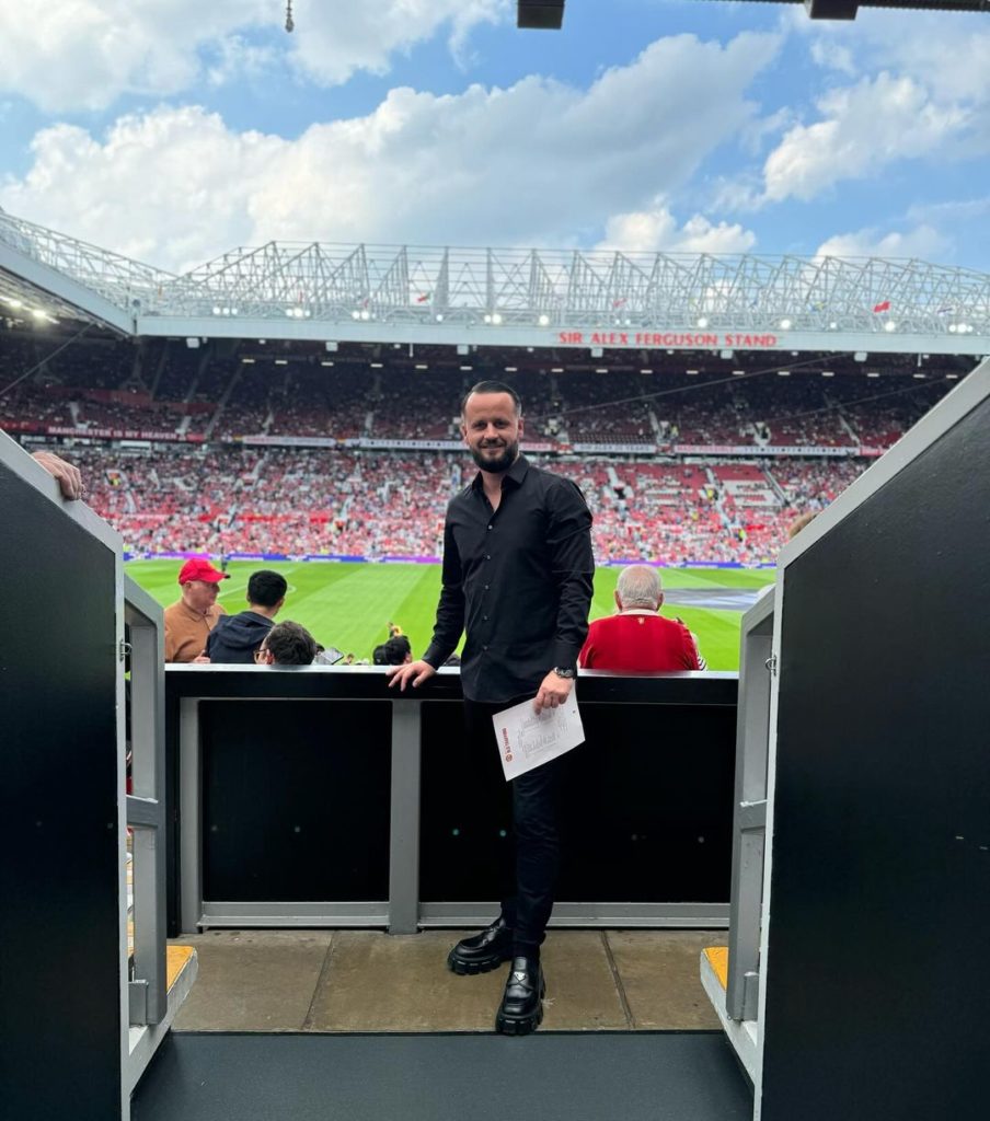 Benjamin Sesko's agent Elvis Basanovic attends Arsenal's game against Manchester United at Old Trafford (Photo via Pro Transfer Agency on Instagram)