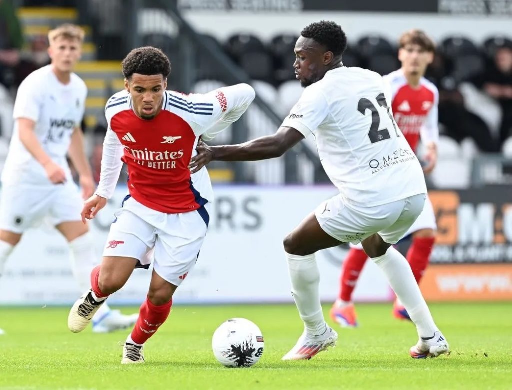 Ethan Nwaneri playing for the Arsenal u21s (Photo via Arsenal.com)