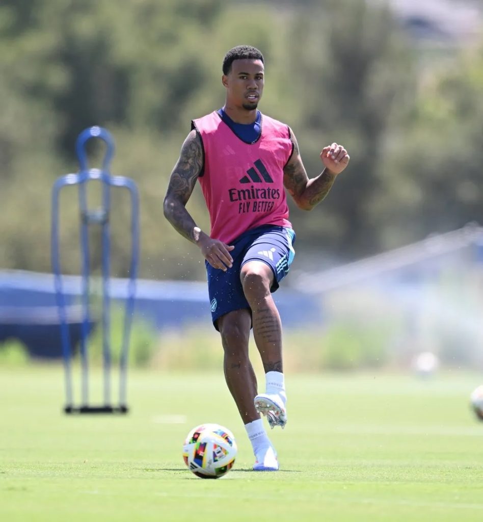 Gabriel Magalhaes back in training with Arsenal (Photo via Arsenal.com)