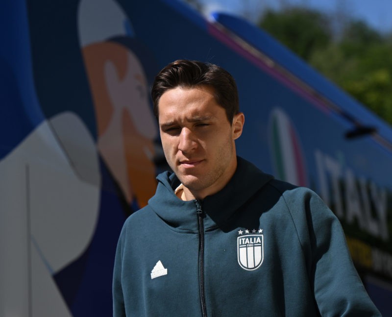 ISERLOHN, GERMANY - JUNE 28: Federico Chiesa of Italy arrives at Hemberg-Stadion prior to the Italy training session on June 28, 2024 in Iserlohn, Germany. (Photo by Claudio Villa/Getty Images for FIGC)