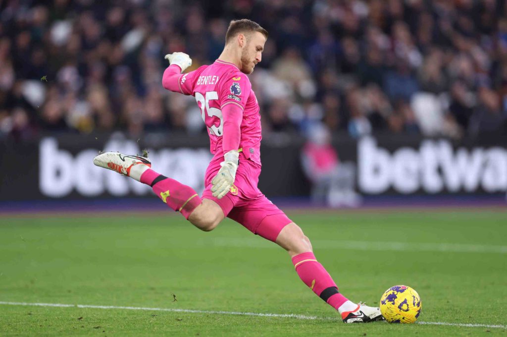 LONDON, ENGLAND - DECEMBER 17: Dan Bentley of Wolverhampton Wanderers during the Premier League match between West Ham United and Wolverhampton Wanderers at London Stadium on December 17, 2023 in London, England. (Photo by Alex Pantling/Getty Images)