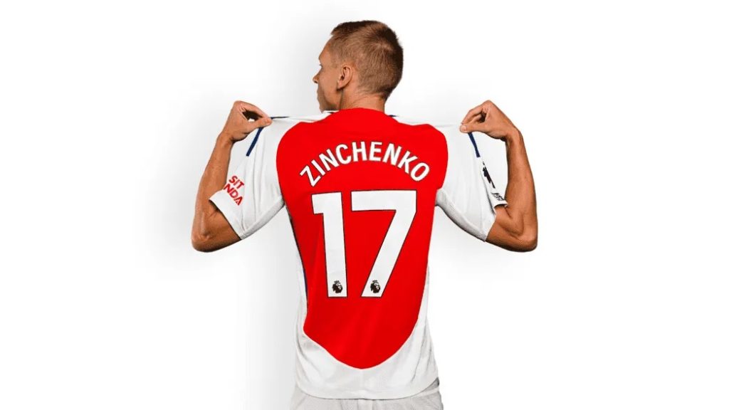 Oleksandr Zinchenko wearing the number 17 with Arsenal (Photo via Arsenal.com)