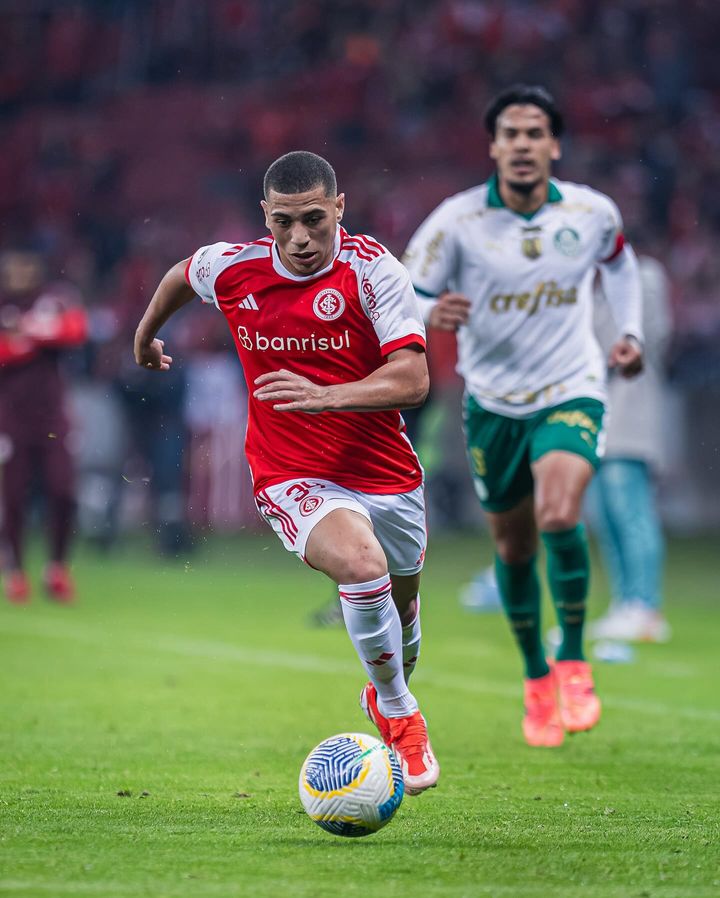 Gabriel Carvalho playing for Internacional (Photo via Carvalho on Instagram)