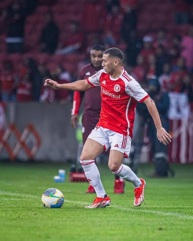 Gabriel Carvalho playing for Internacional (Photo via Carvalho on Instagram)