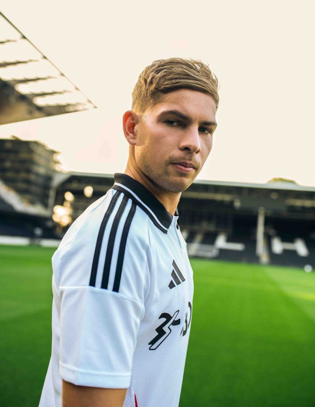 Emile Smith Rowe after signing for Fulham (Photo via FulhamFC.com)